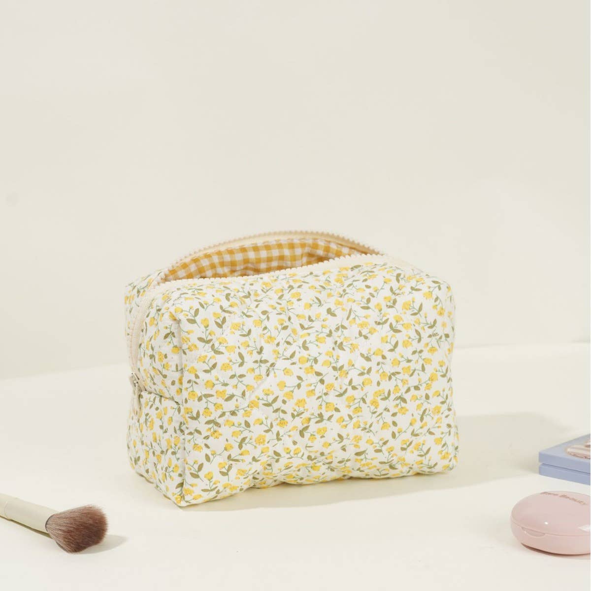 Floral quilting large-capacity toiletry bag