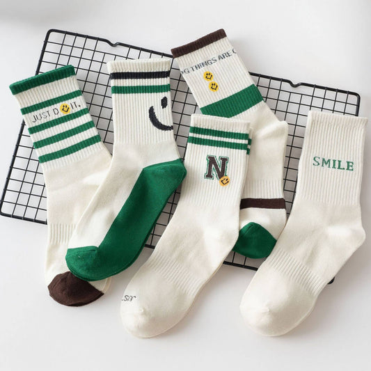 Alphabet Smiley Pattern Crew Socks For Womens_CWMS0906