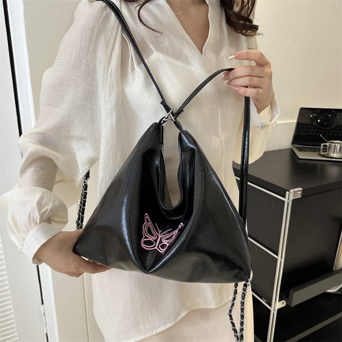 2024 NEW FASHION EMBROIDERED BUTTERFLY BUCKET BAG_CWAB3294