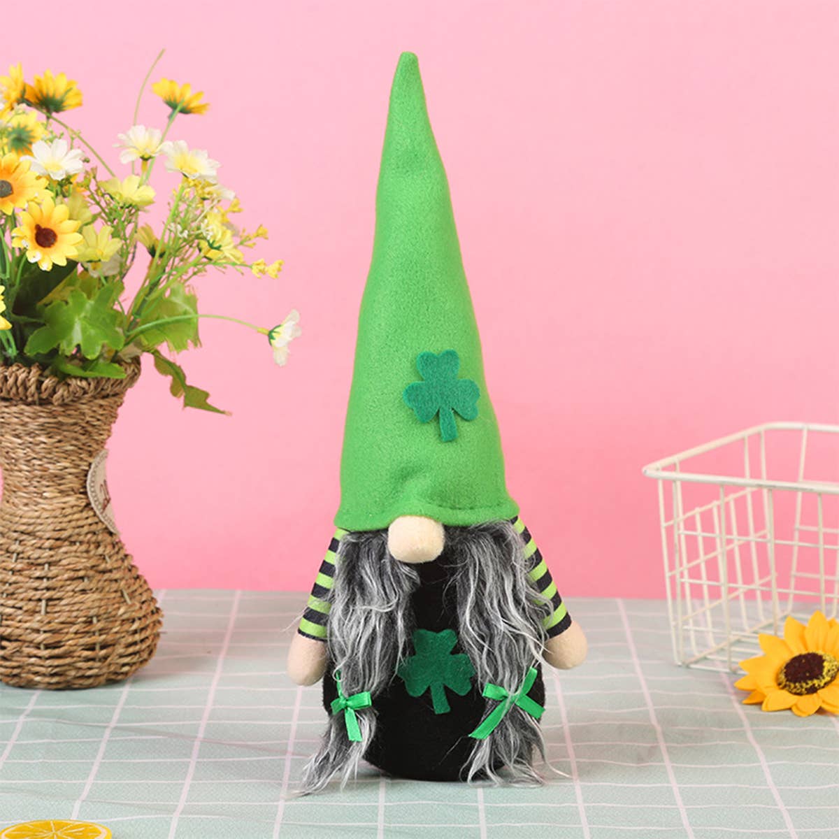 CWMM9483_ST. PATRICK'S DAY FACELESS OLD MAN ORNAMENT