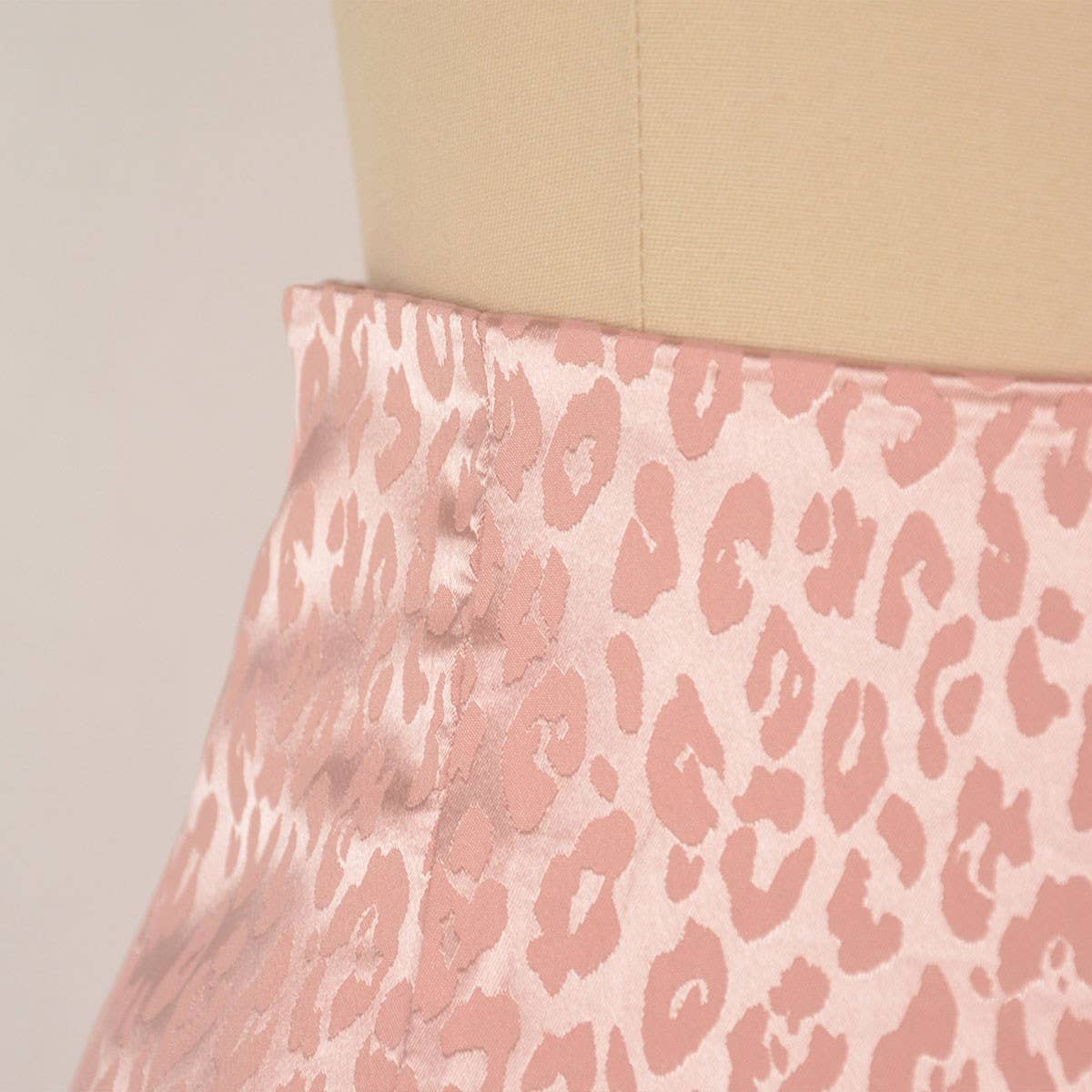 SLIT SHORT SKIRT JACQUARD SATIN ZIPPER SKIRT_CWBSS0407