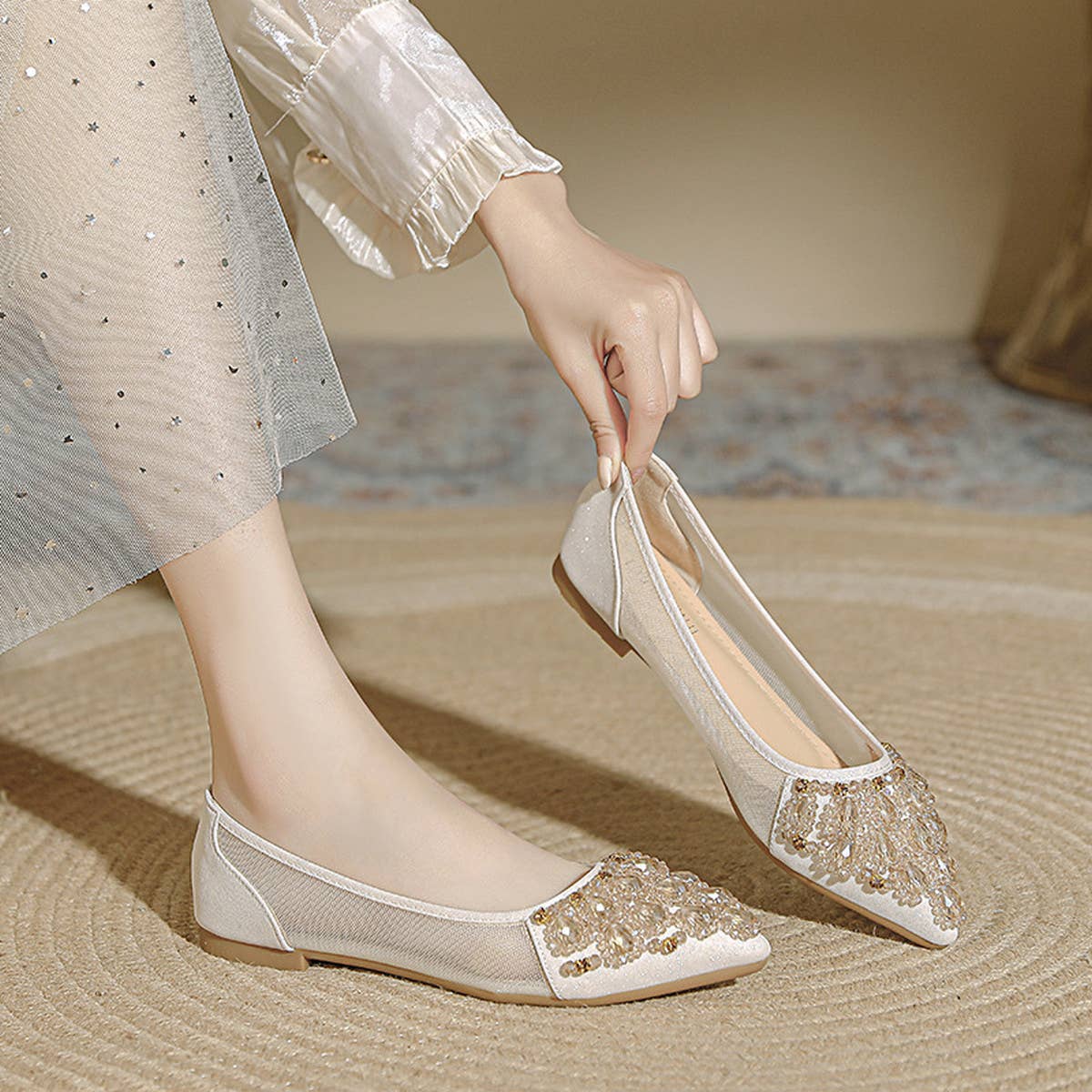 LIGHT RHINESTONE POINTED TOE FLATS