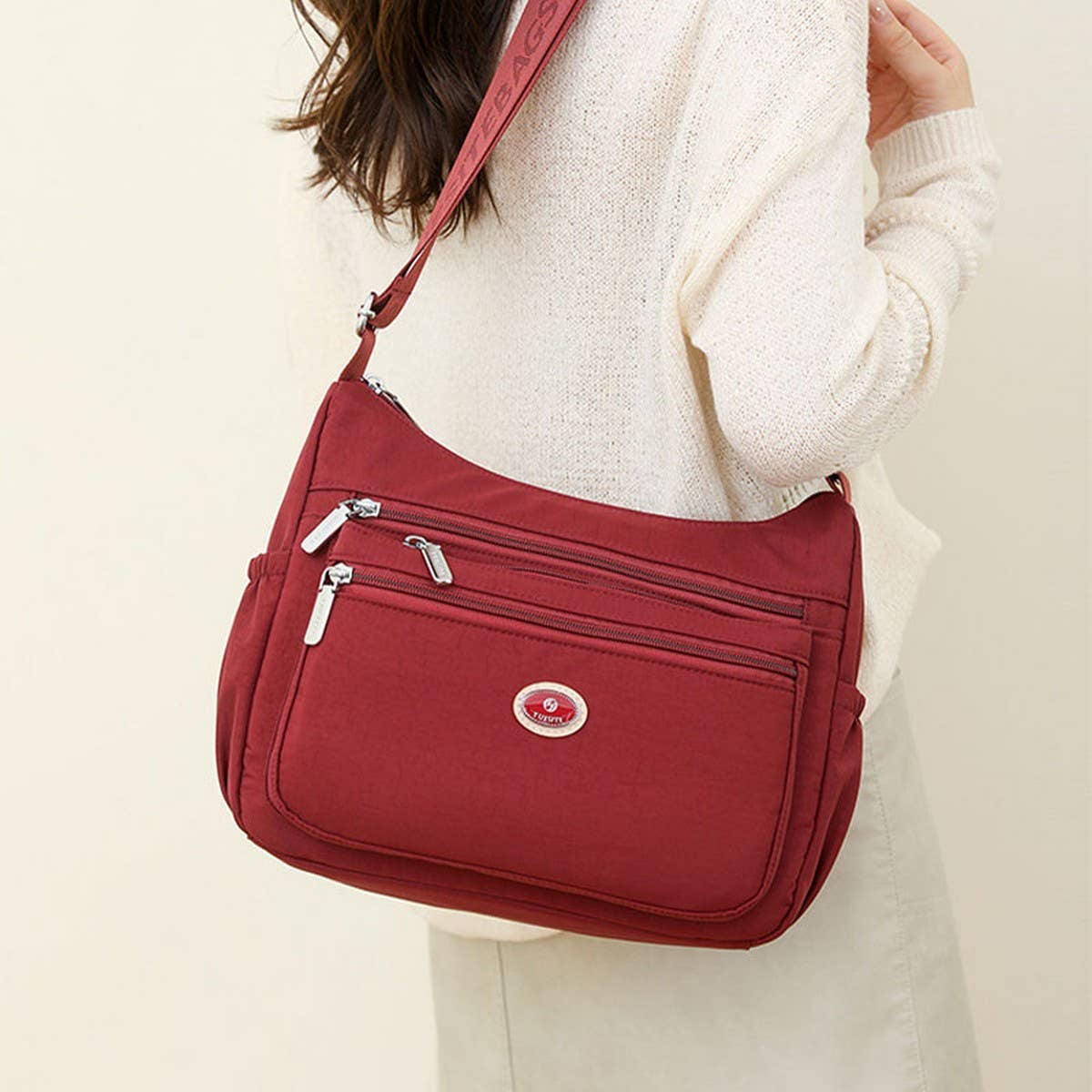FASHIONABLE NYLON CLOTH SHOULDER MESSENGER BAG_CWAB3520