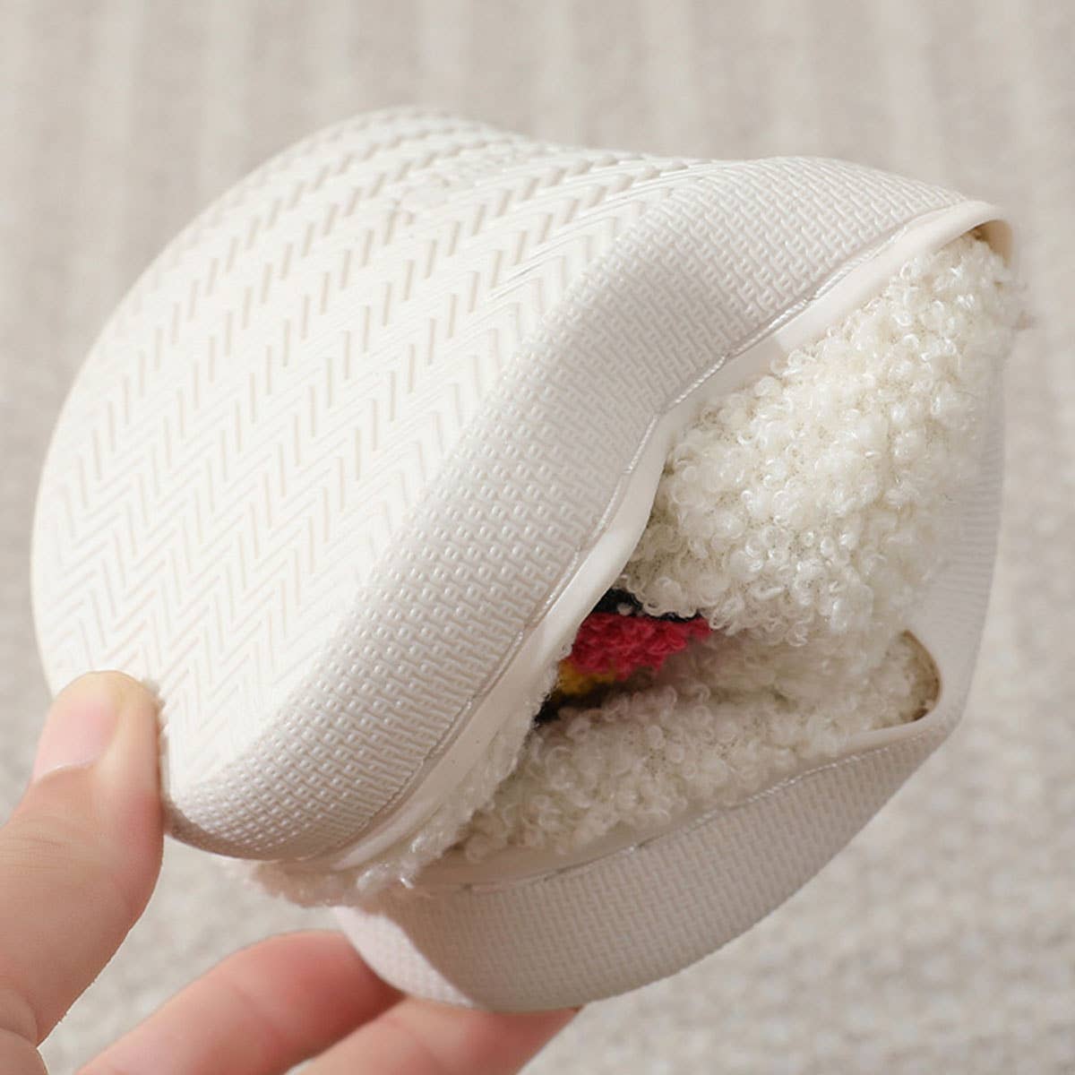 SOFT PLUSH COMFY WESTERN SMILING FACE SLIPPER_CWSHS0247