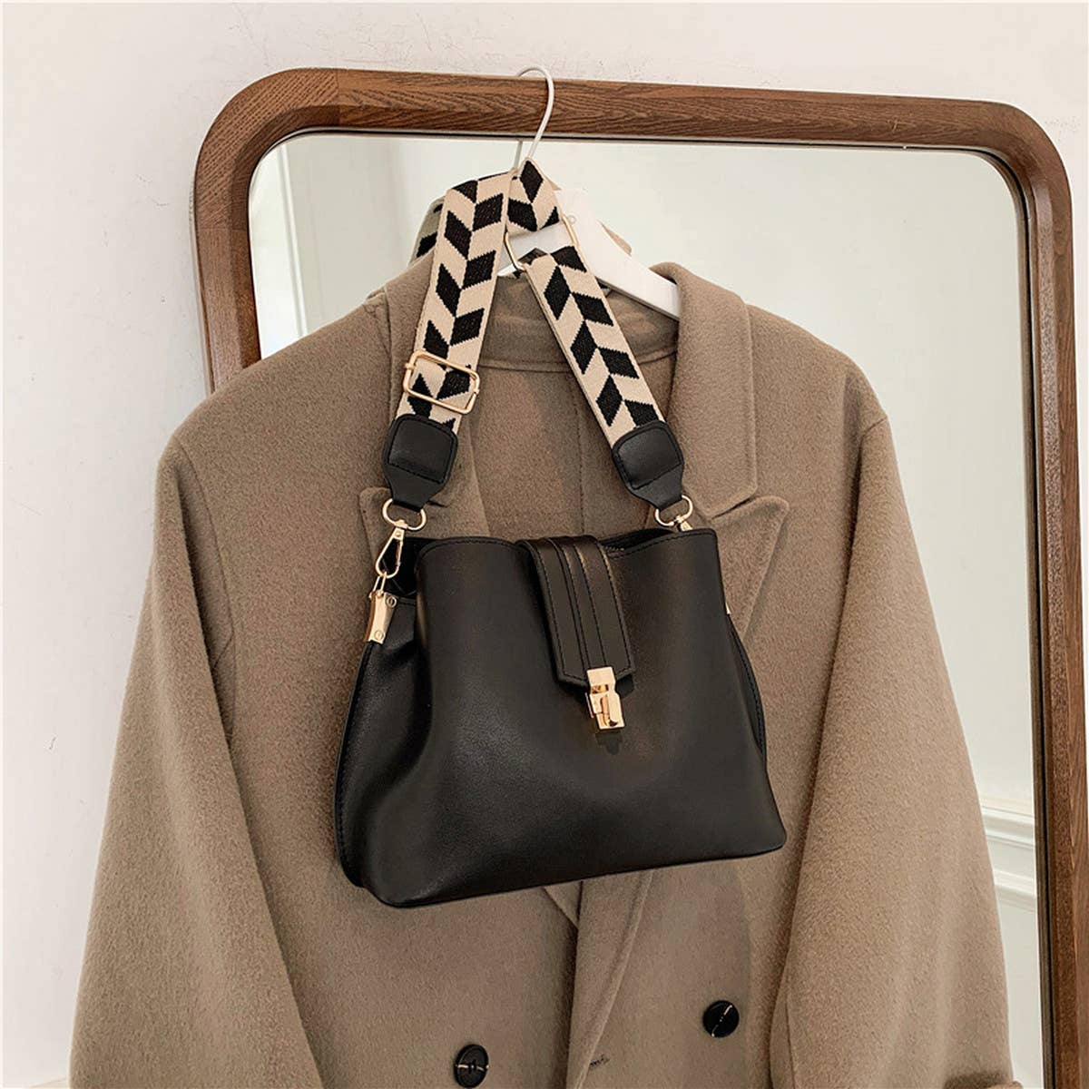 WOMEN RETRO SHOULDER BUCKET BAG_CWAB1552