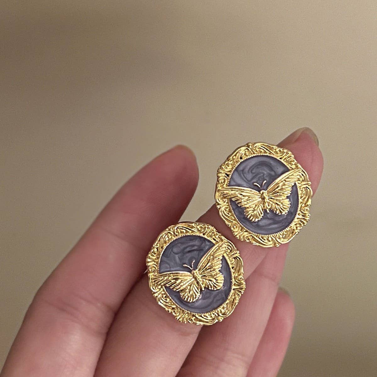 ROUND BUTTERFLY DRIP OIL FRENCH EARRINGS