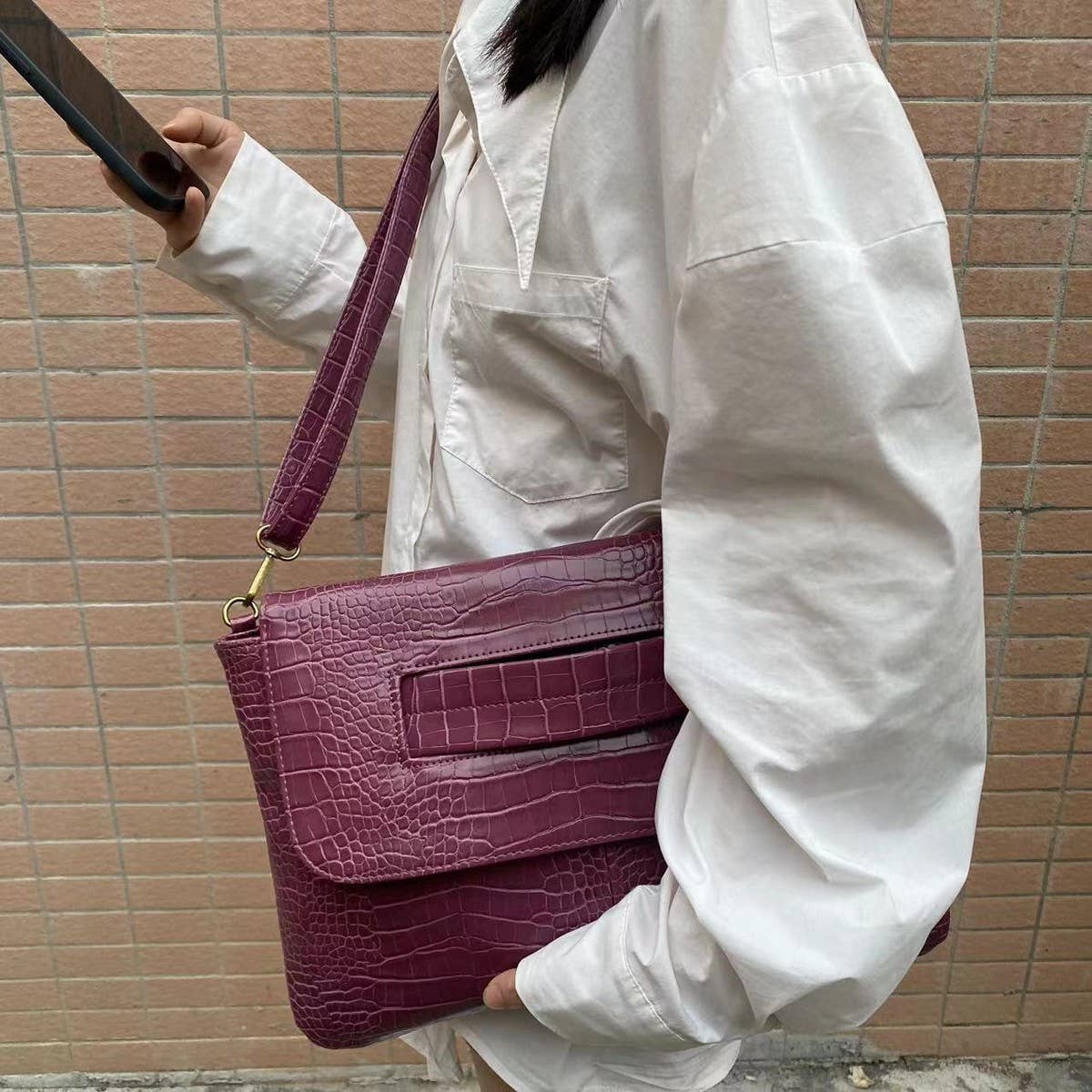 FASHIONABLE AND VERSATILE BLACK HAND BAGS_CWAB2603