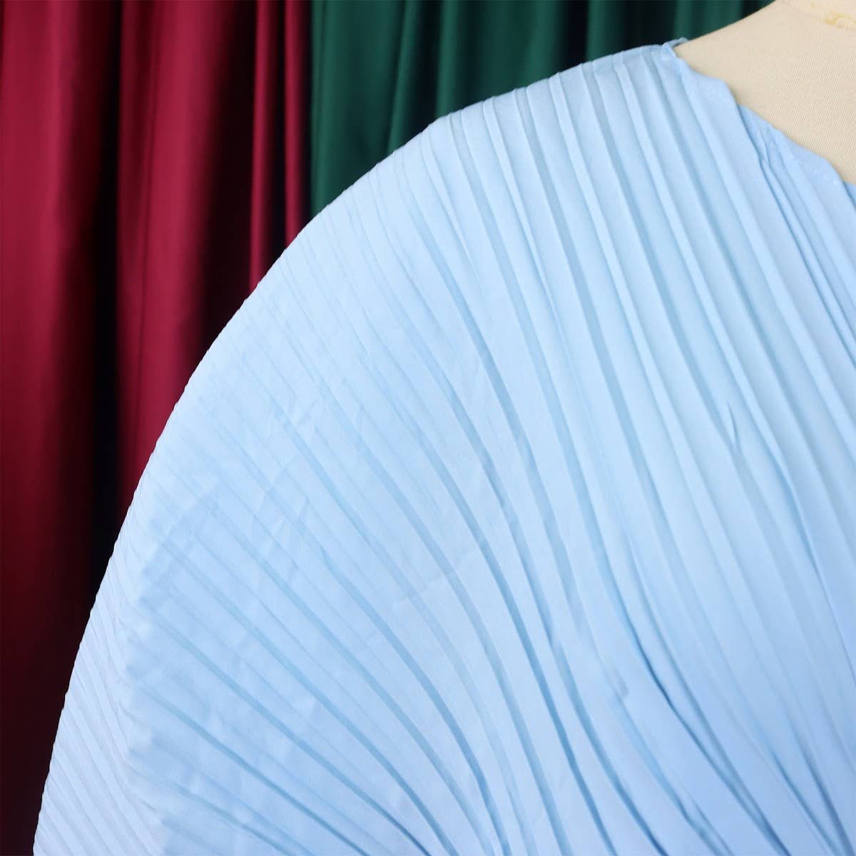 PLEATED V-NECK TOP AND WIDELEG PANTS TWO-PIECE SET_CWSTB1138