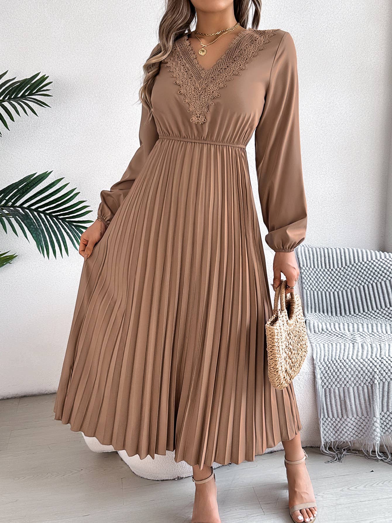 Elegant temperament V-neck waist pleated dress
