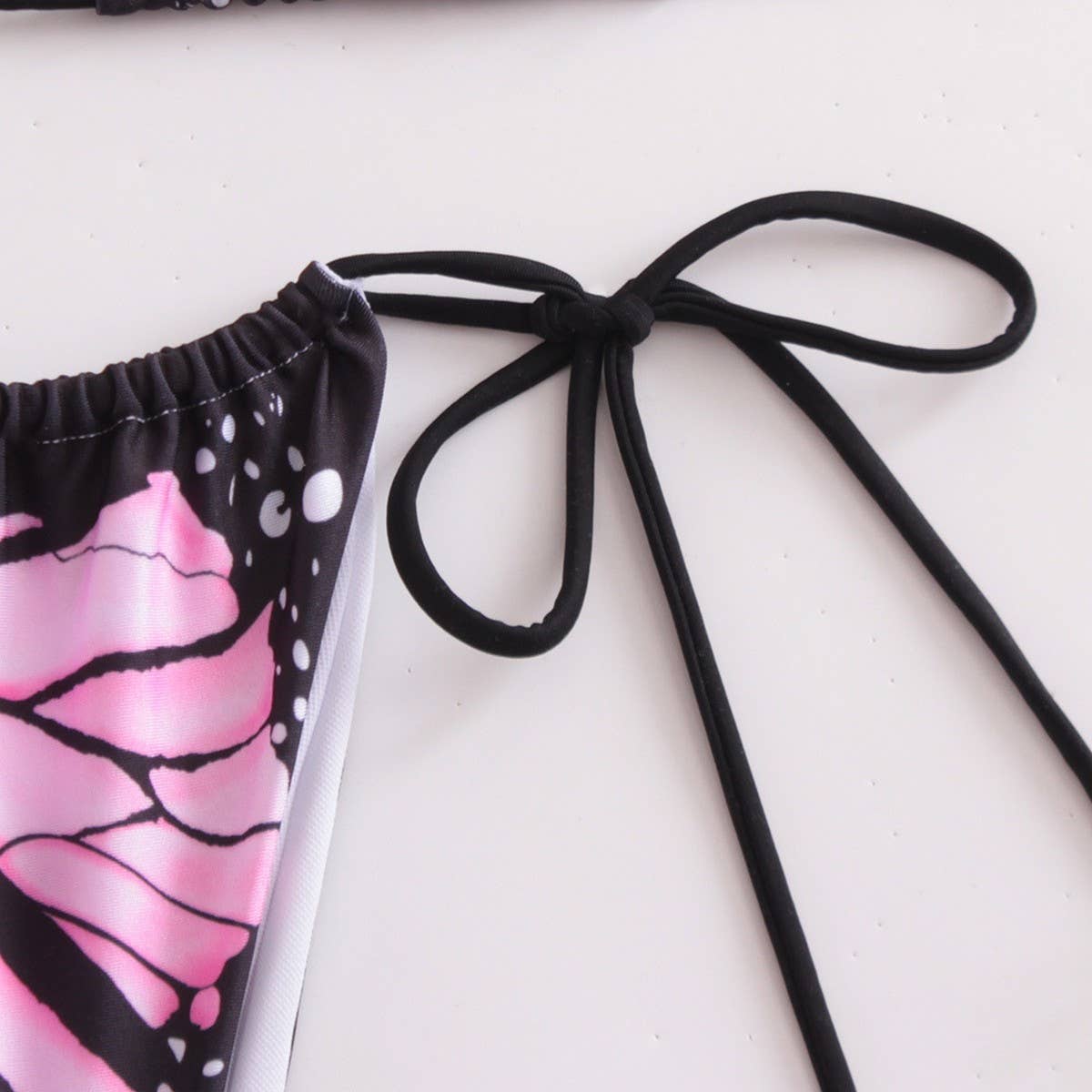 2-PIECE BIKINI SWIMSUIT WITH BUTTERFLY DESIGN PRINT_CWMW0178