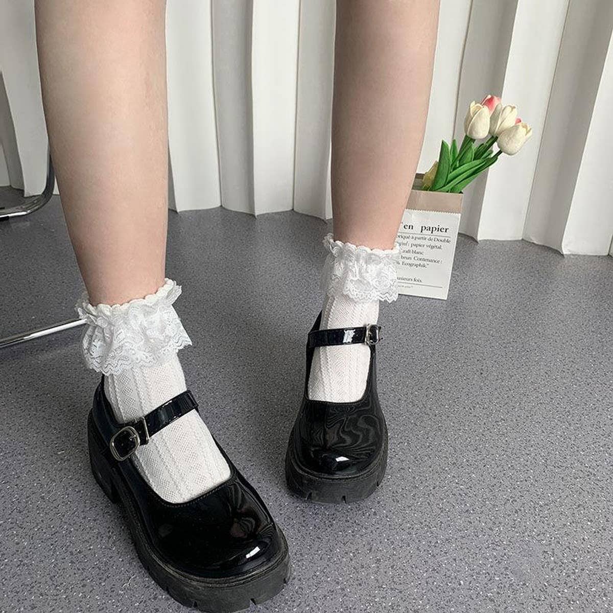 BOW LACE THIN MID LENGTH SOCKS_CWMS0451