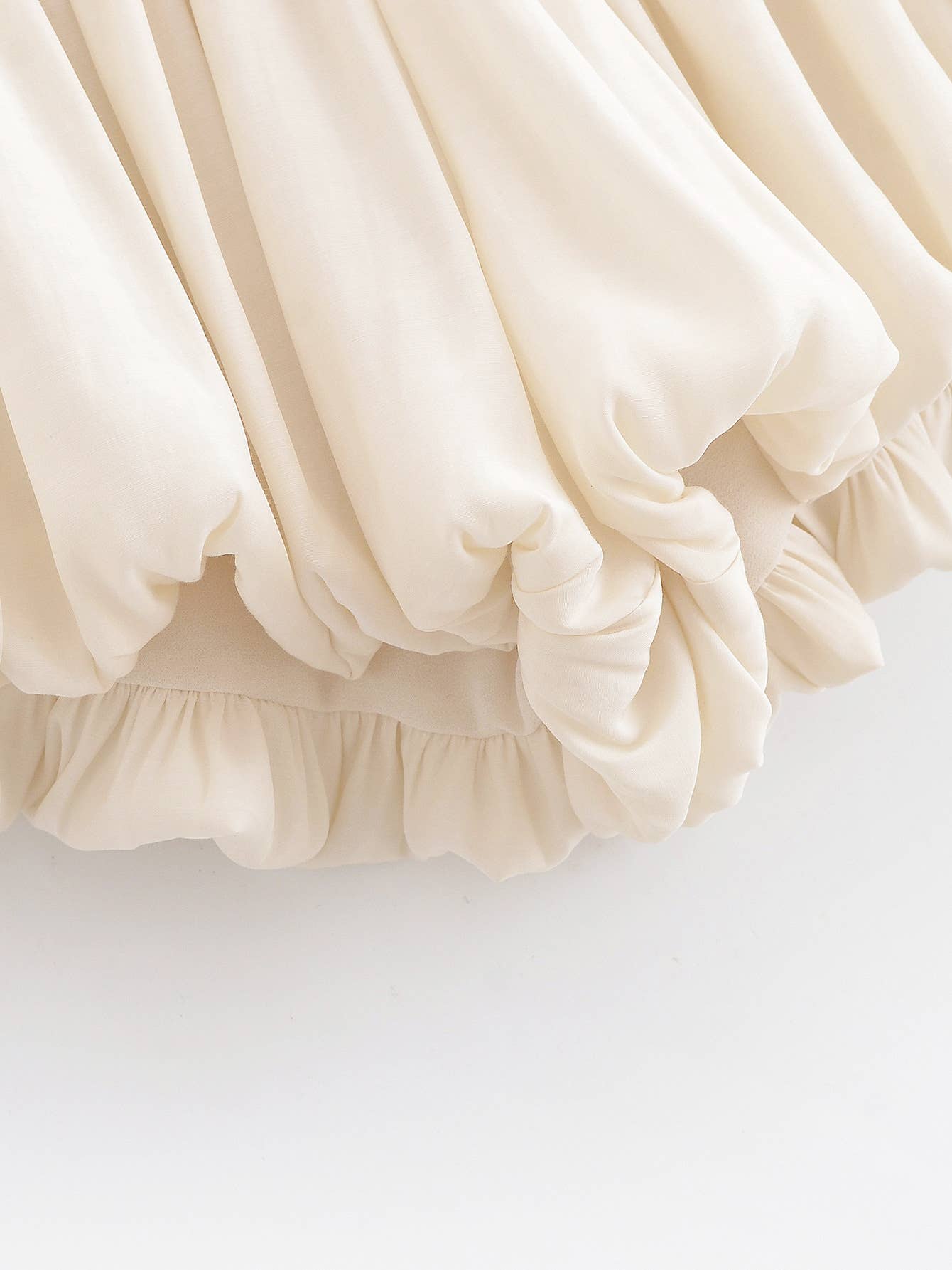 Versatile balloon-shaped flower bud culottes