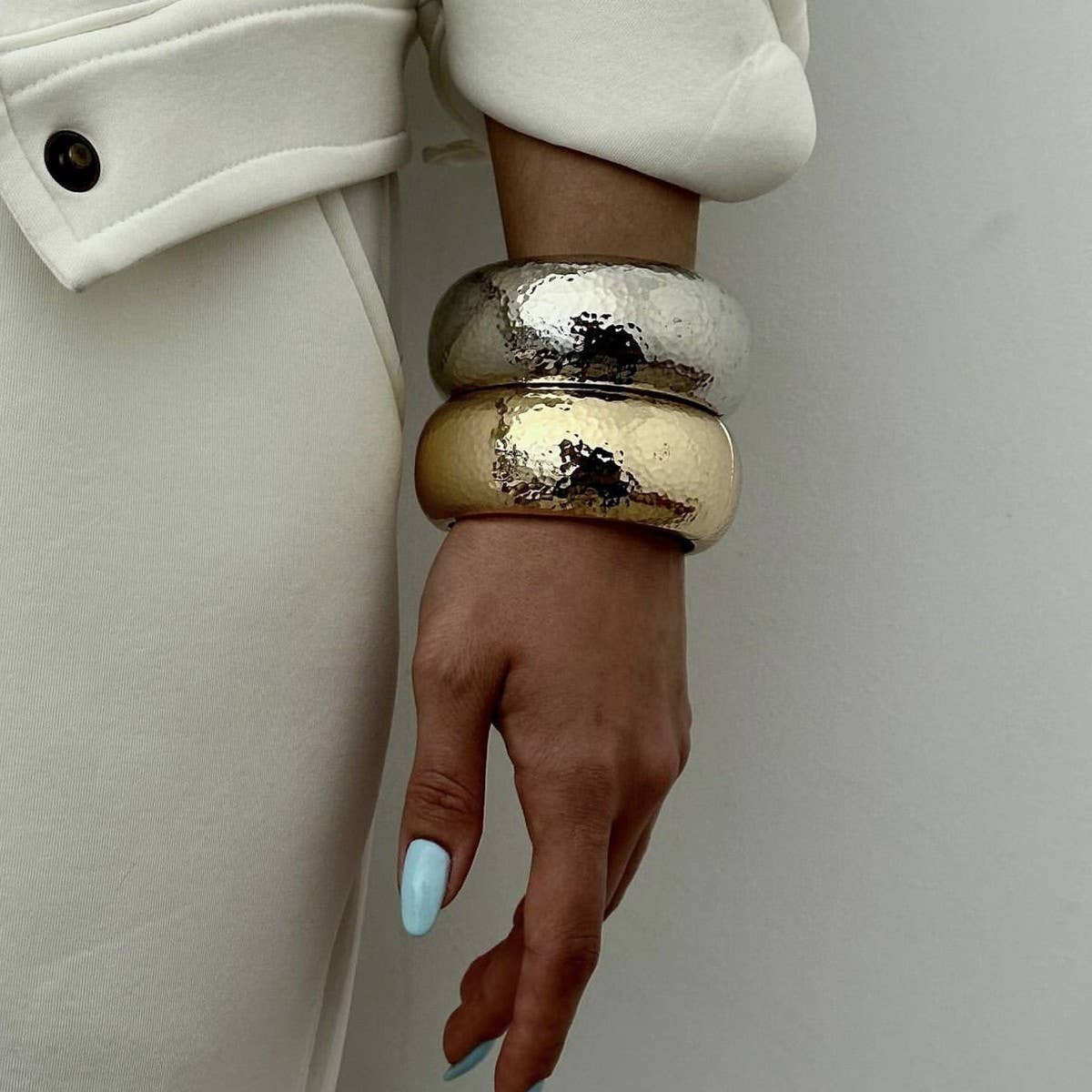 Hip-Hop Glossy Spring Cuff Bracelet for Womens