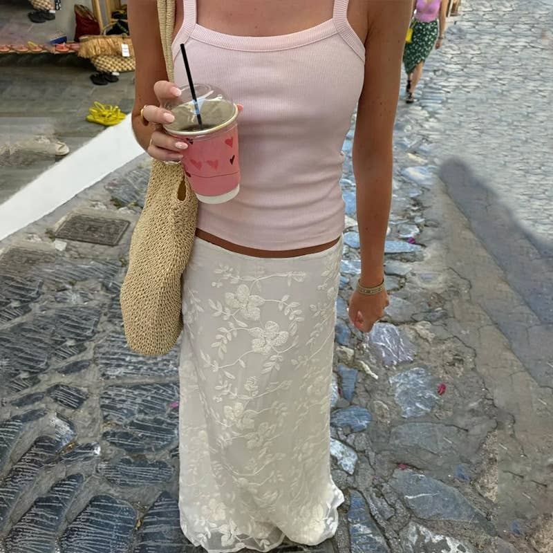 A low-waist hooked fashion slimming skirt