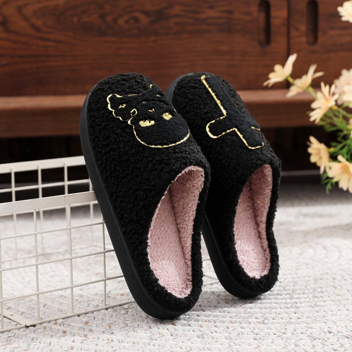 Glitter Embroidered Skull Cotton Slippers_CWSHF00219