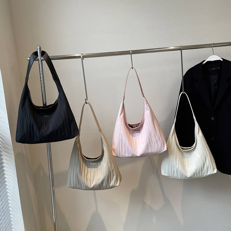 Large-capacity lightweight hand-held cloth bag