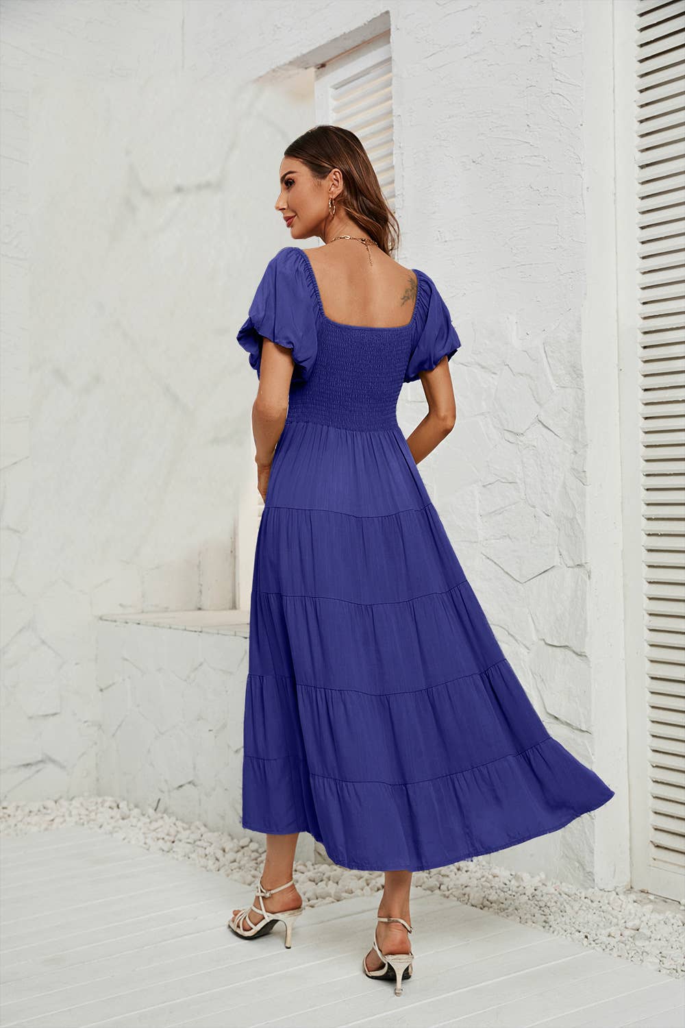 Solid-color high-waisted cinched waist dress