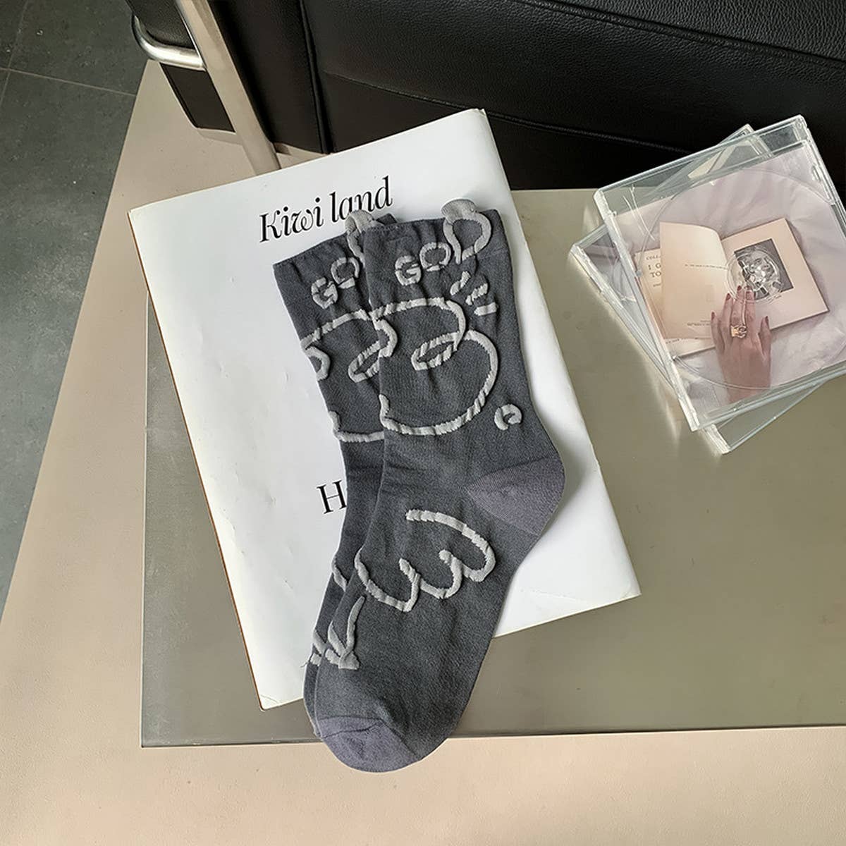 CASUAL GRAFFITI CARTOON SOCKS_CWMS0676