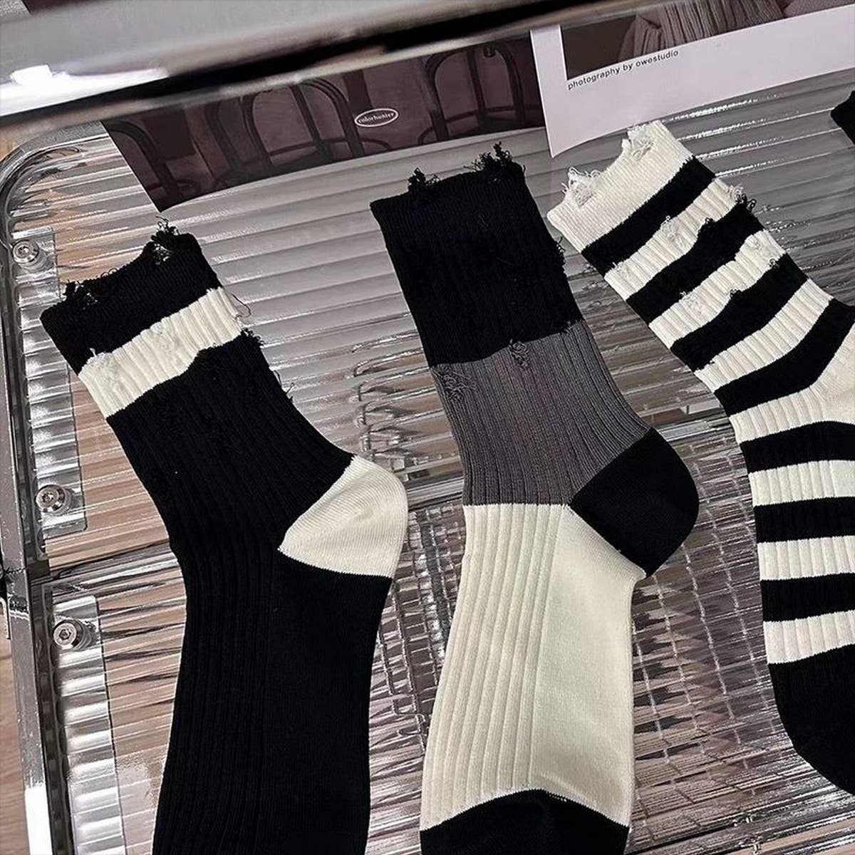 COTTON BLACK AND WHITE STRIPED HOLE SOCKS