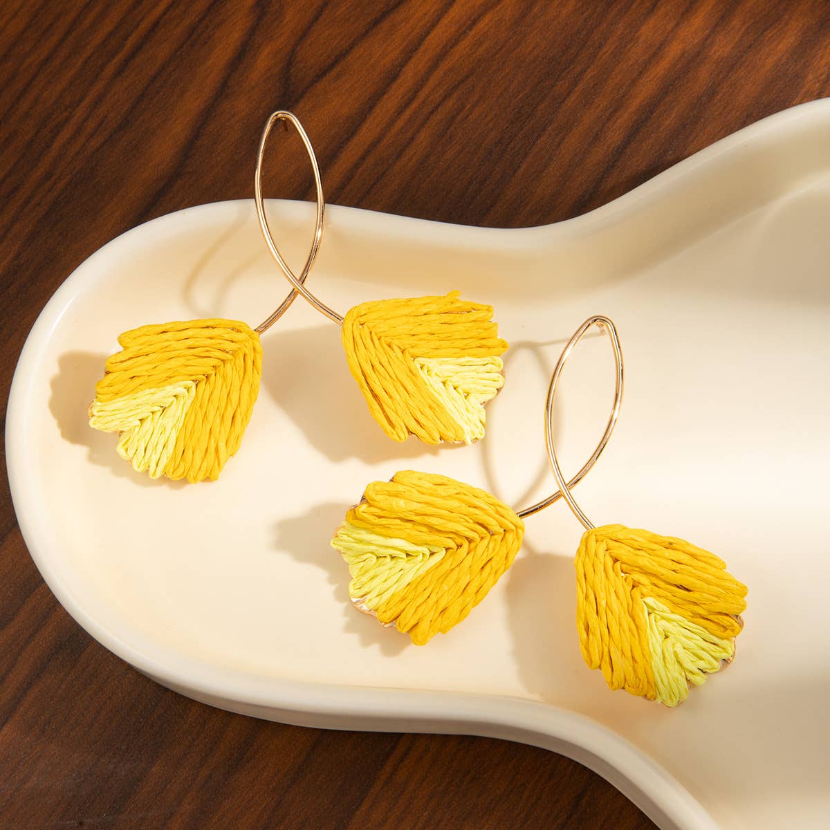 Colorful woven trendy texture line leaf earrings