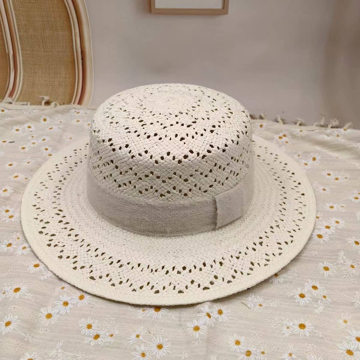 Summer hand-woven hollow straw hat for women_CWAH3514