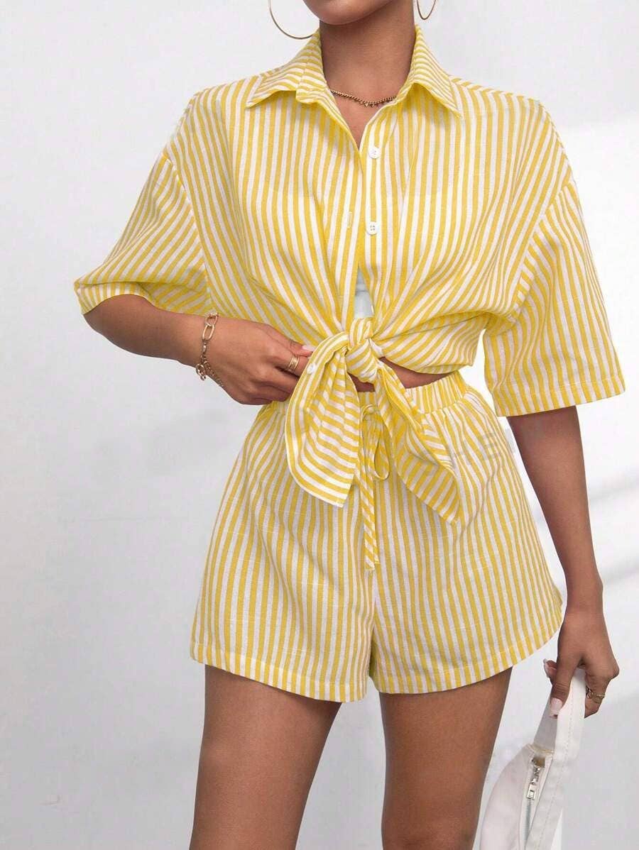 Lapel striped short-sleeved and shorts suit