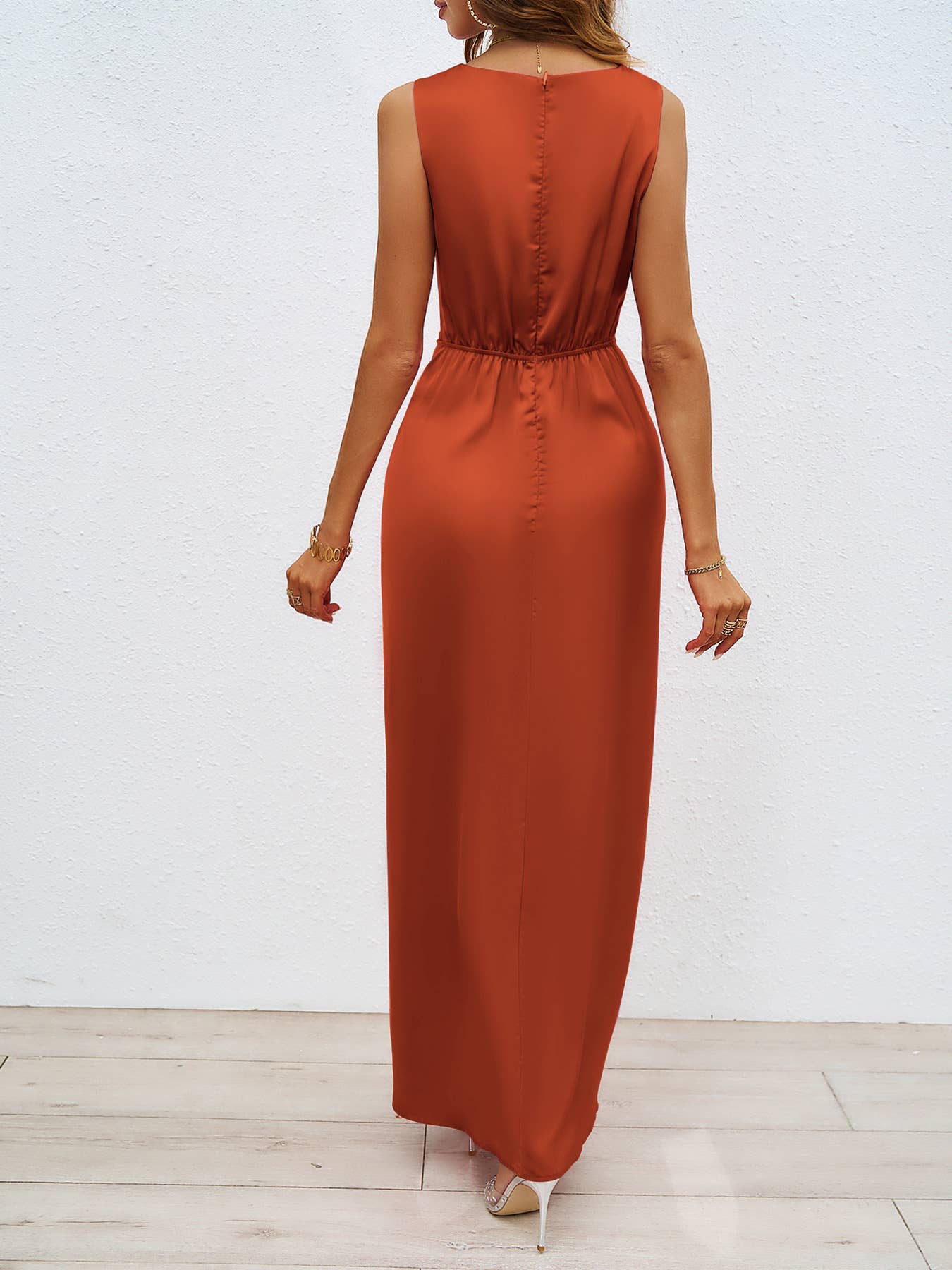 KINK SLEEVELESS V-NECK SLIT SLIM-FIT DRESS