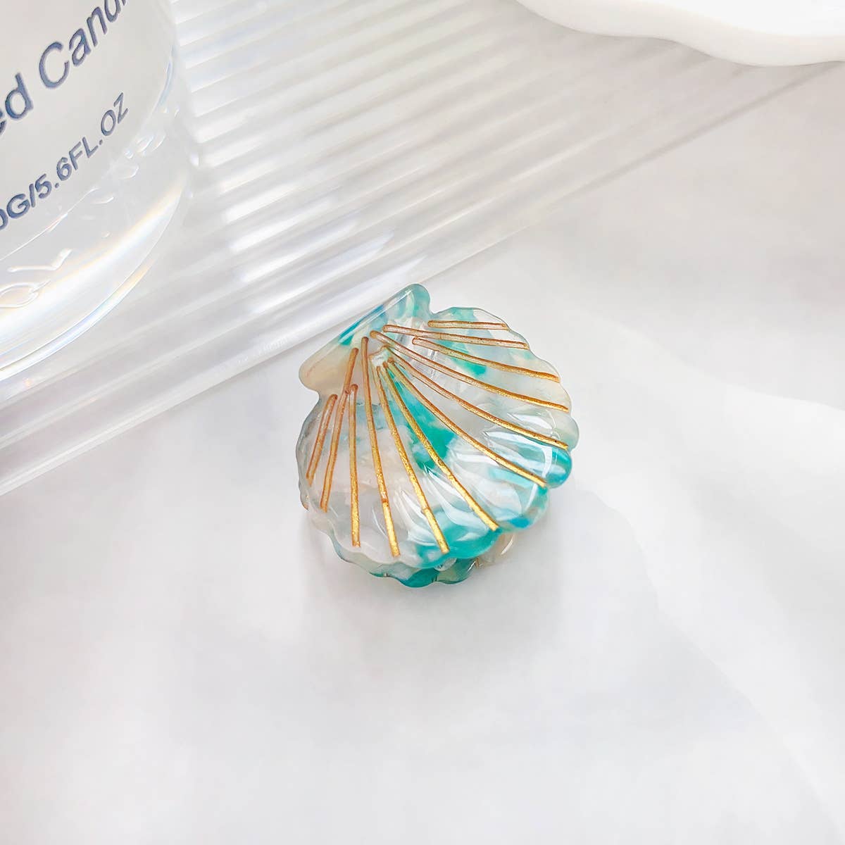 Cute mini gradient color shell acetic acid gripper