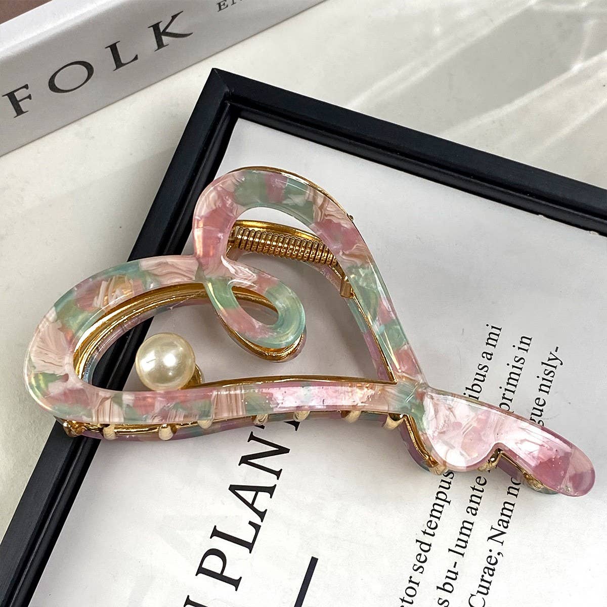 SWEET AND VERSATILE HEART HOLLOW HAIRPIN