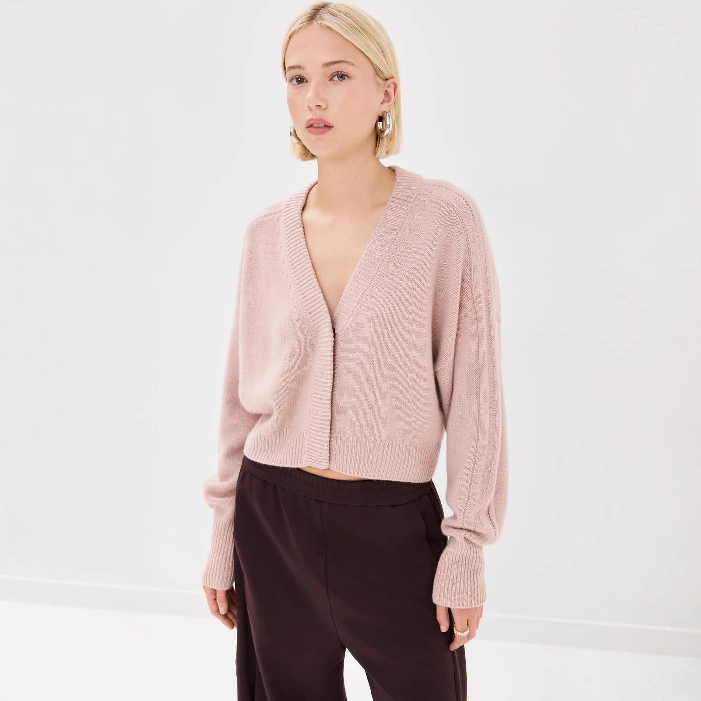 Solid-color V-neck hidden button knitted cardigan