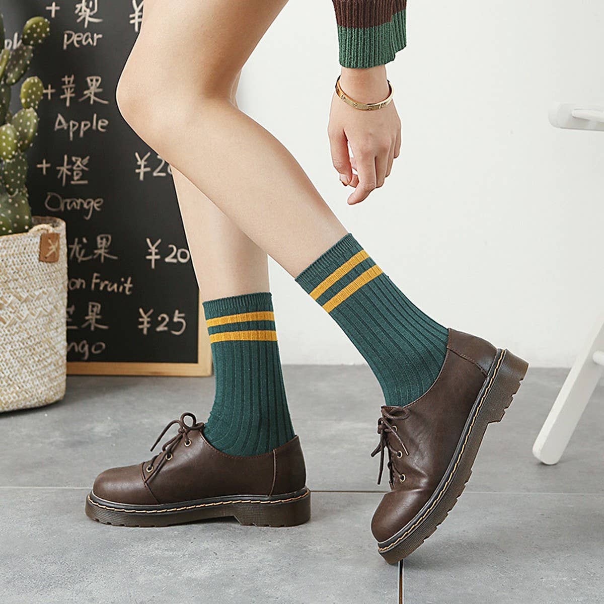 WO-STRIPED PREPPY MID-LENGTH SOCKS