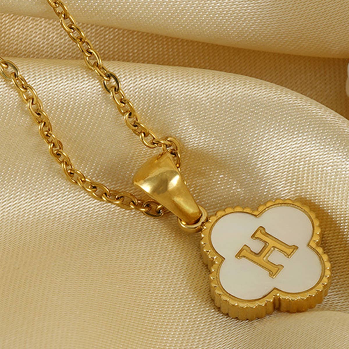 FOUR LEAF CLOVER 26 LETTER SHELL PENDANT NECKLACE