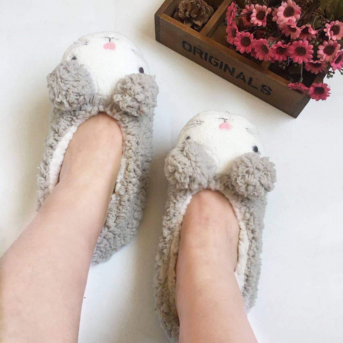 CUTE FLOOR SOCKS LADIES HOME FLOOR SHOES