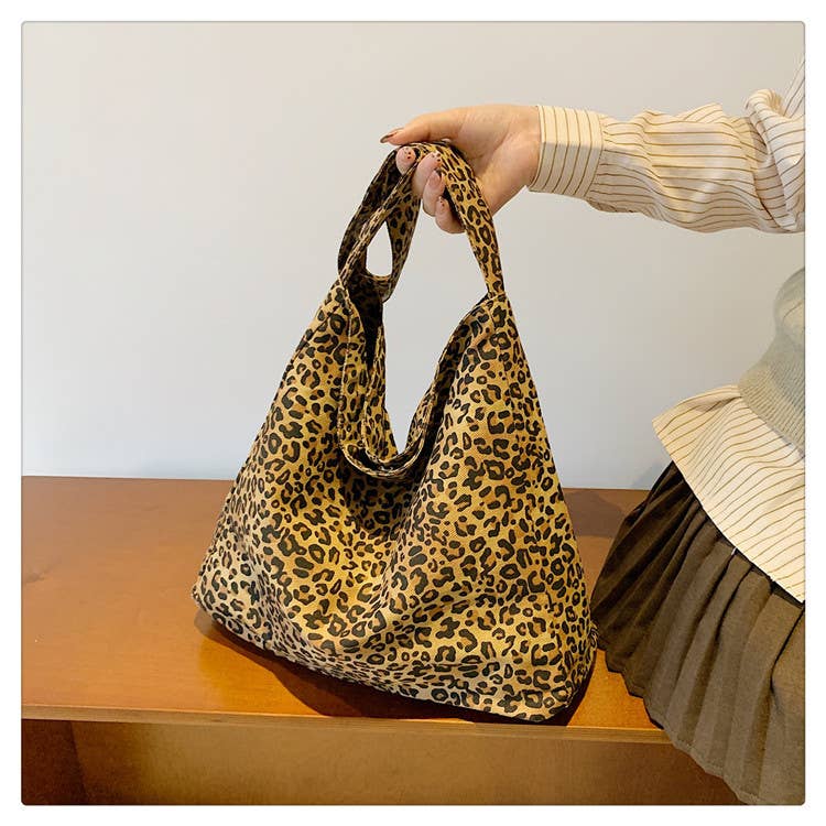 Fashionable leopard print hand-held tote bag