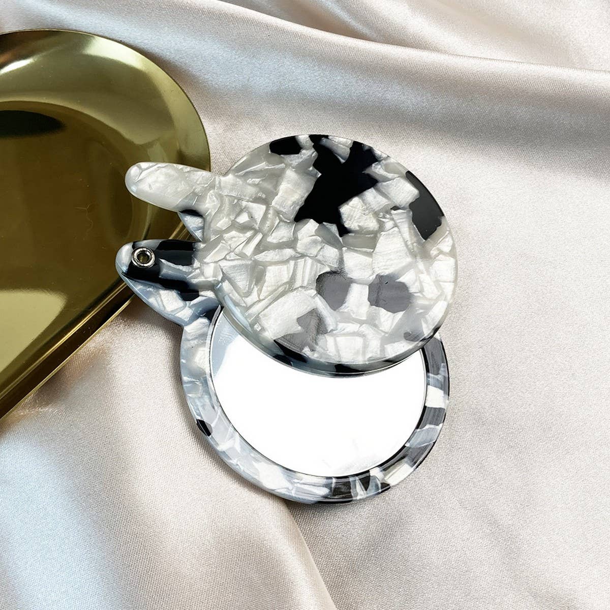 Multicolor Acetate Rabbit Shaped Makeup Mirror