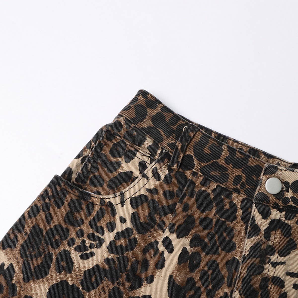 WOMENS LEOPARD PRINT DISTRESSED LOOSE FITTING JEANS