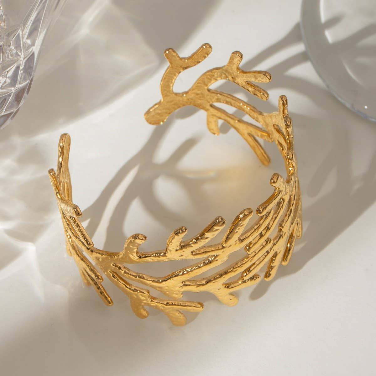 Vintage 18K Gold Hammered Branch Open Cuff