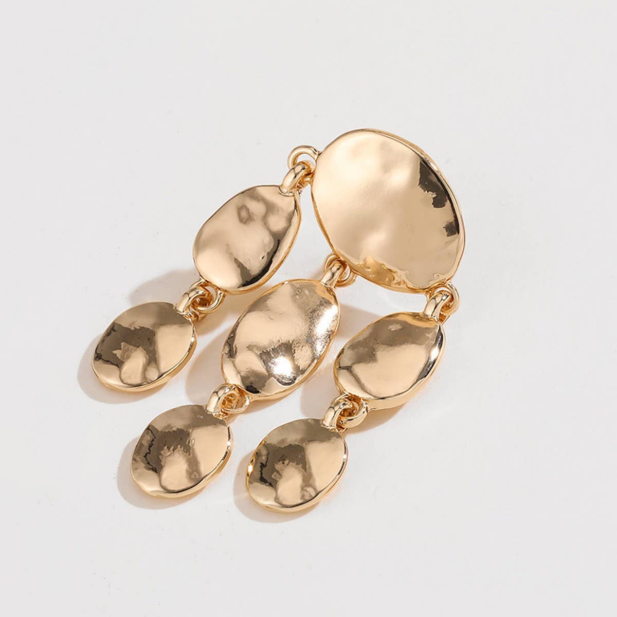 SIMPLE AND ELEGANT METAL EARRINGS FOR WOMEN