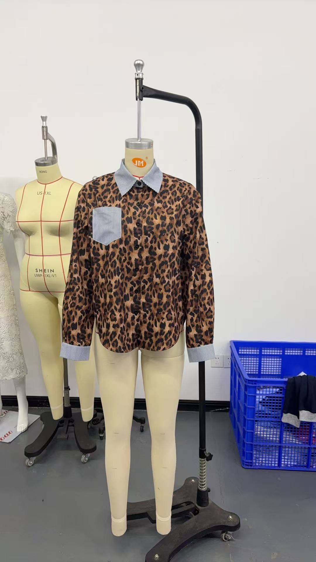 Fashionable leopard patchwork loose casual shirt