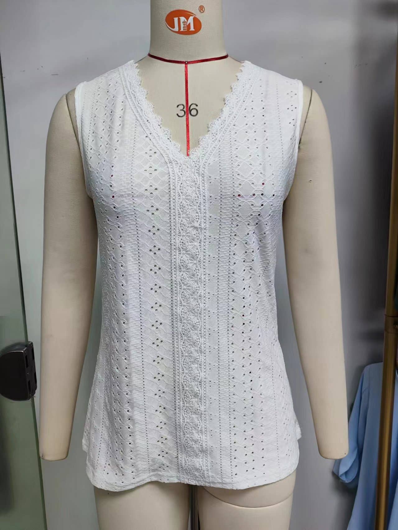 V-neck lace sleeveless solid color casual vest