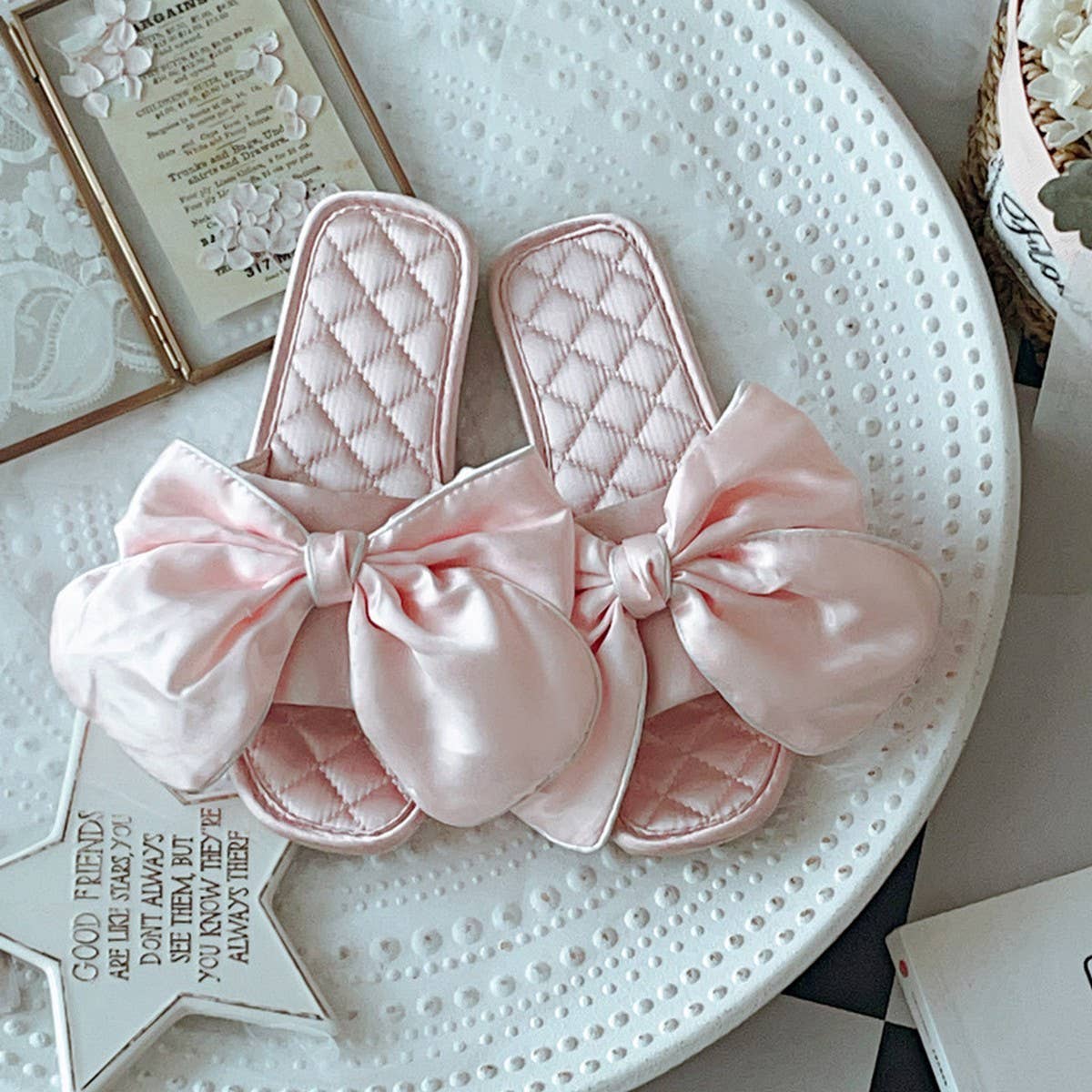 WOMEN'S LARGE BOW DRESSING GOWN SLIPPERS