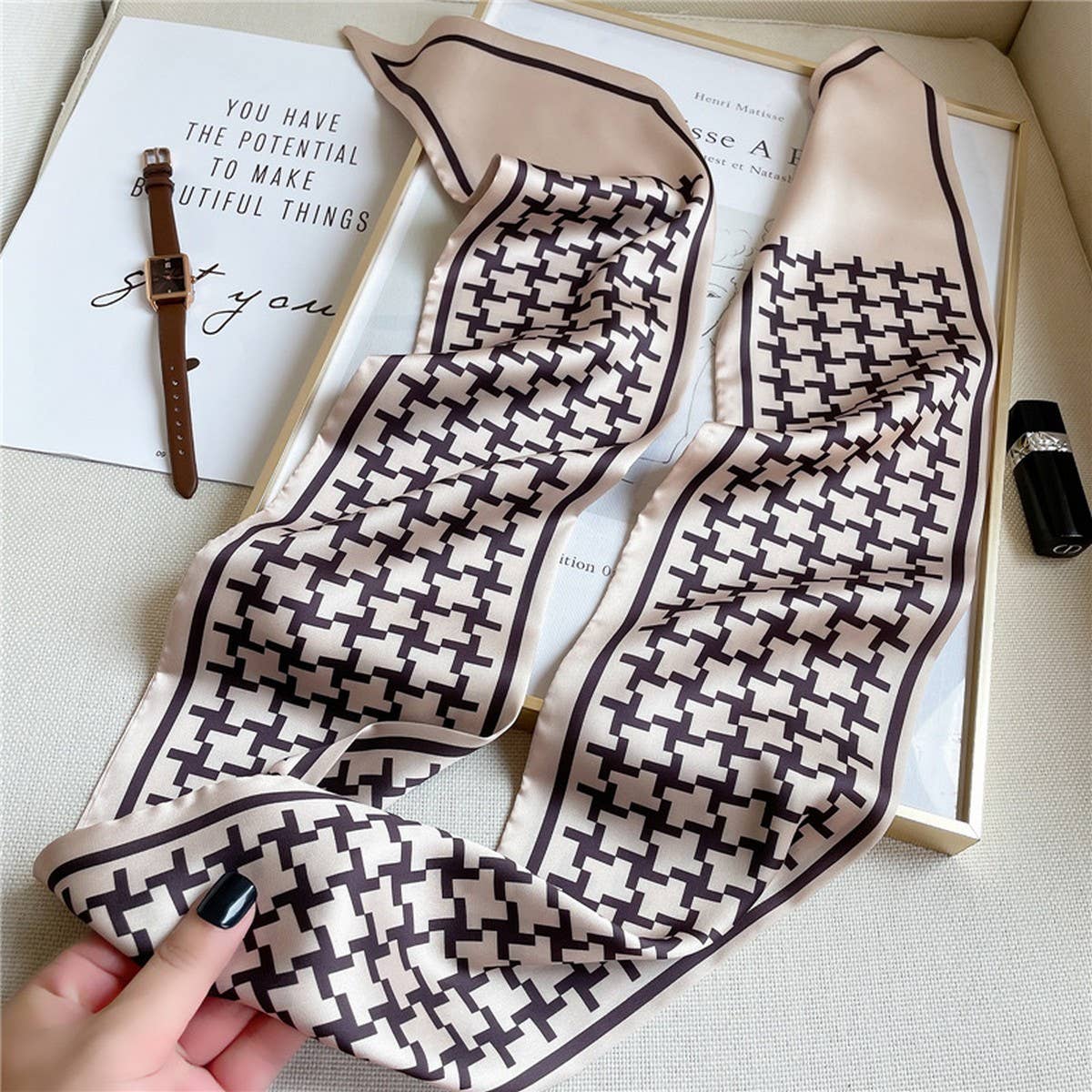 GEOMETRIC ALL-MATCH NARROW SILK HEAD SCARF