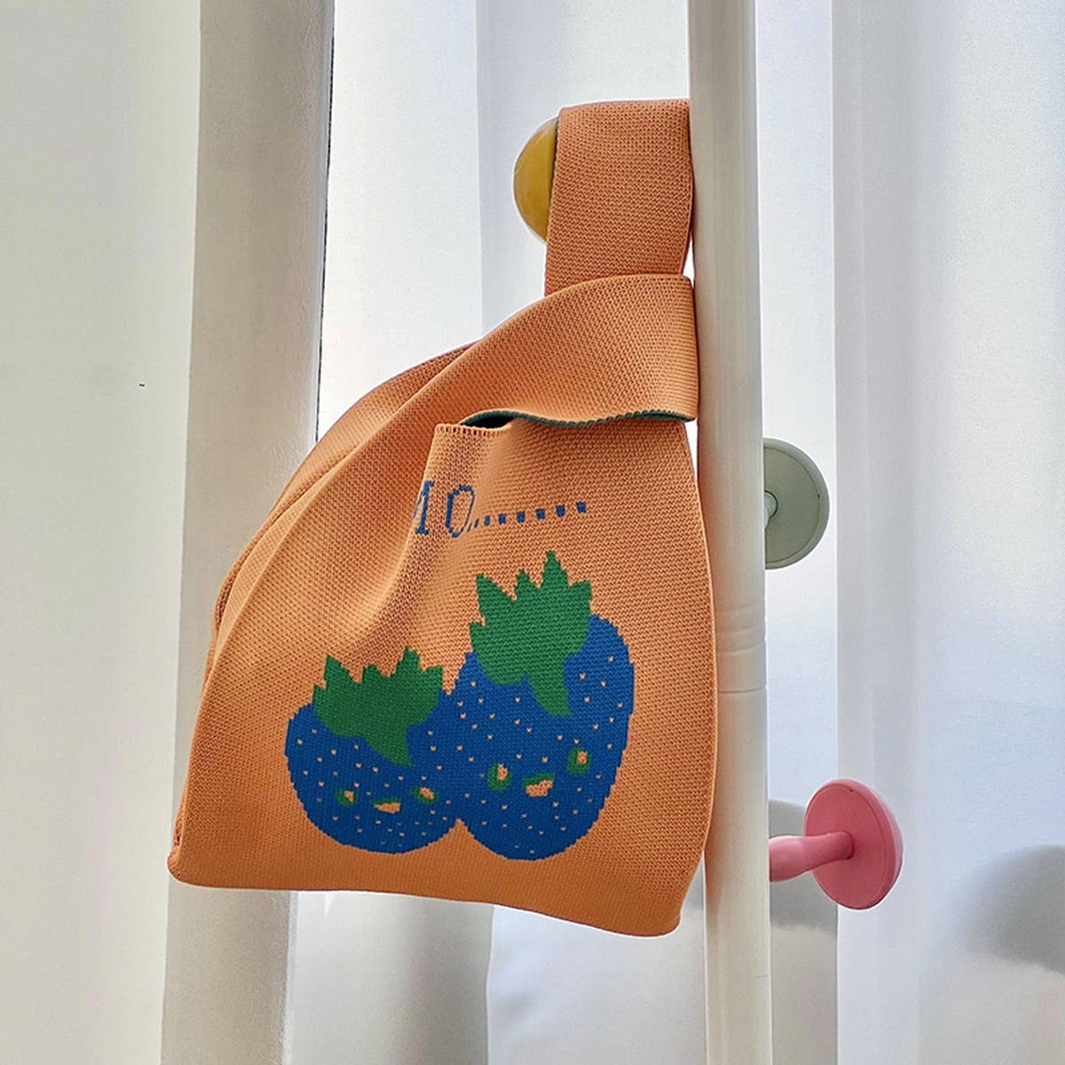 PERSONALIZED DESIGN STRAWBERRY KNITTED BAG_CWAB3079