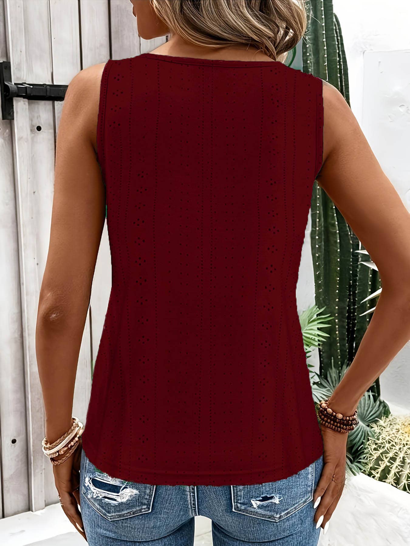 Solid-color V-neck hollowed-out halter top