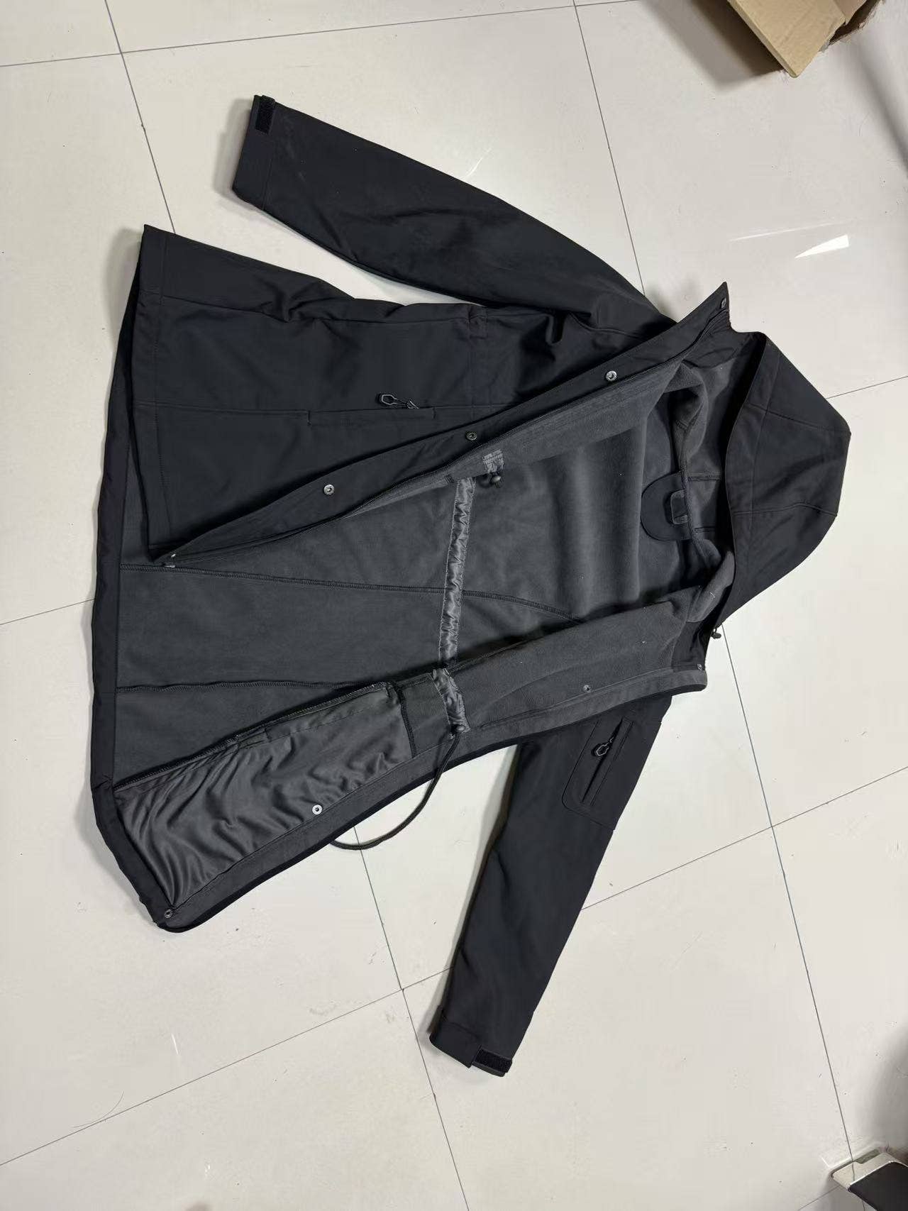 Hooded multi-pocket fleece down jacket