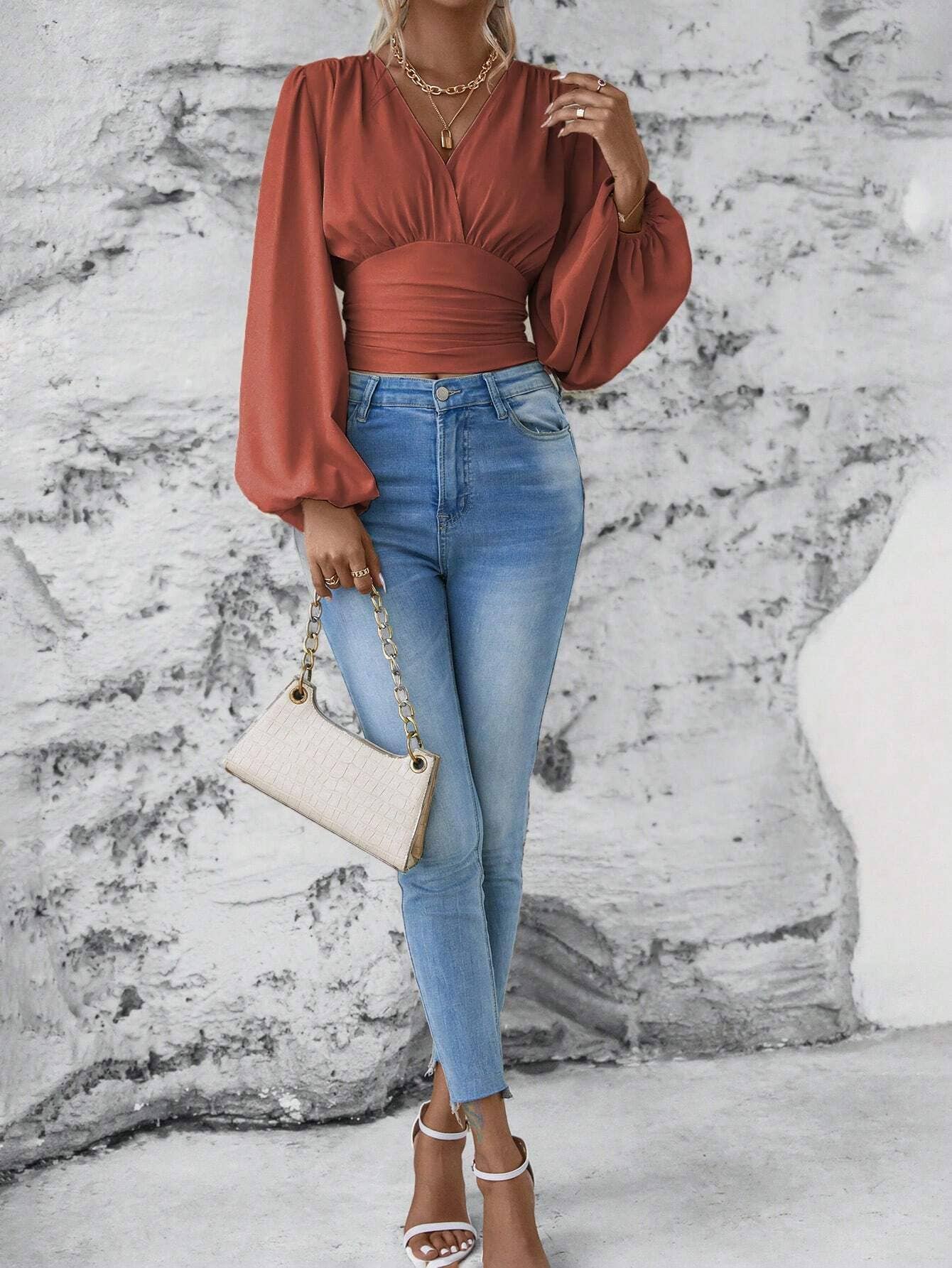 Tucked back V-neck solid color crepe T-shirt