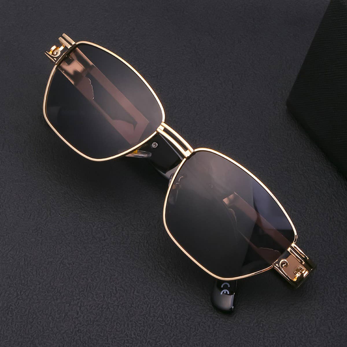 TRENDY AND FASHIONABLE RETRO STEAMPUNK SUNGLASSES