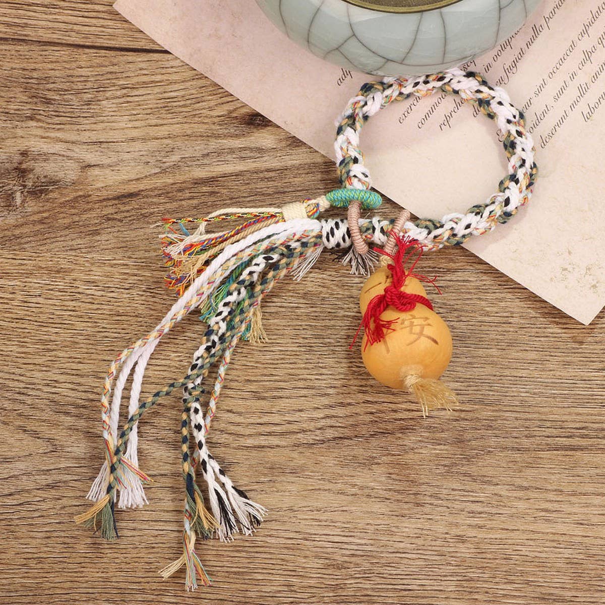 RETRO ETHNIC STYLE HAND-WOVEN TASSEL BRACELET_CWAJE3962