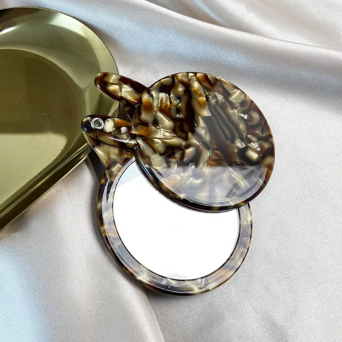 Multicolor Acetate Rabbit Shaped Makeup Mirror