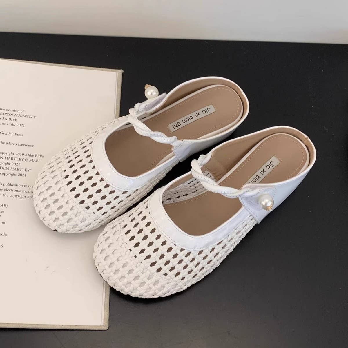 Woven Platform Mules with Closed Toe_CWSHF0095